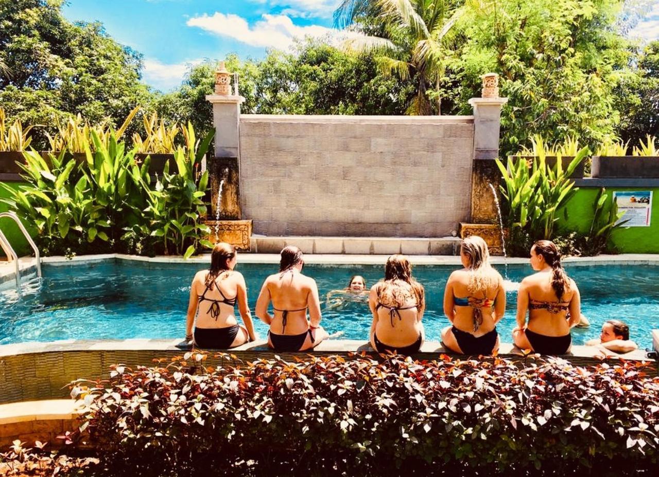Lembongan Hostel Nusa Lembongan Esterno foto